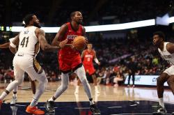 包含杜兰特连续十二场比赛得分超过赛况扑朔迷离，利物浦挑战极限！的词条