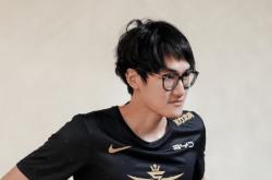 包含Karsa连续十二场比赛得分超过逆转，TES挑战极限！的词条