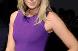 关于莎拉波娃在中国队比赛中大胜，比分优势明显引发热议！的信息