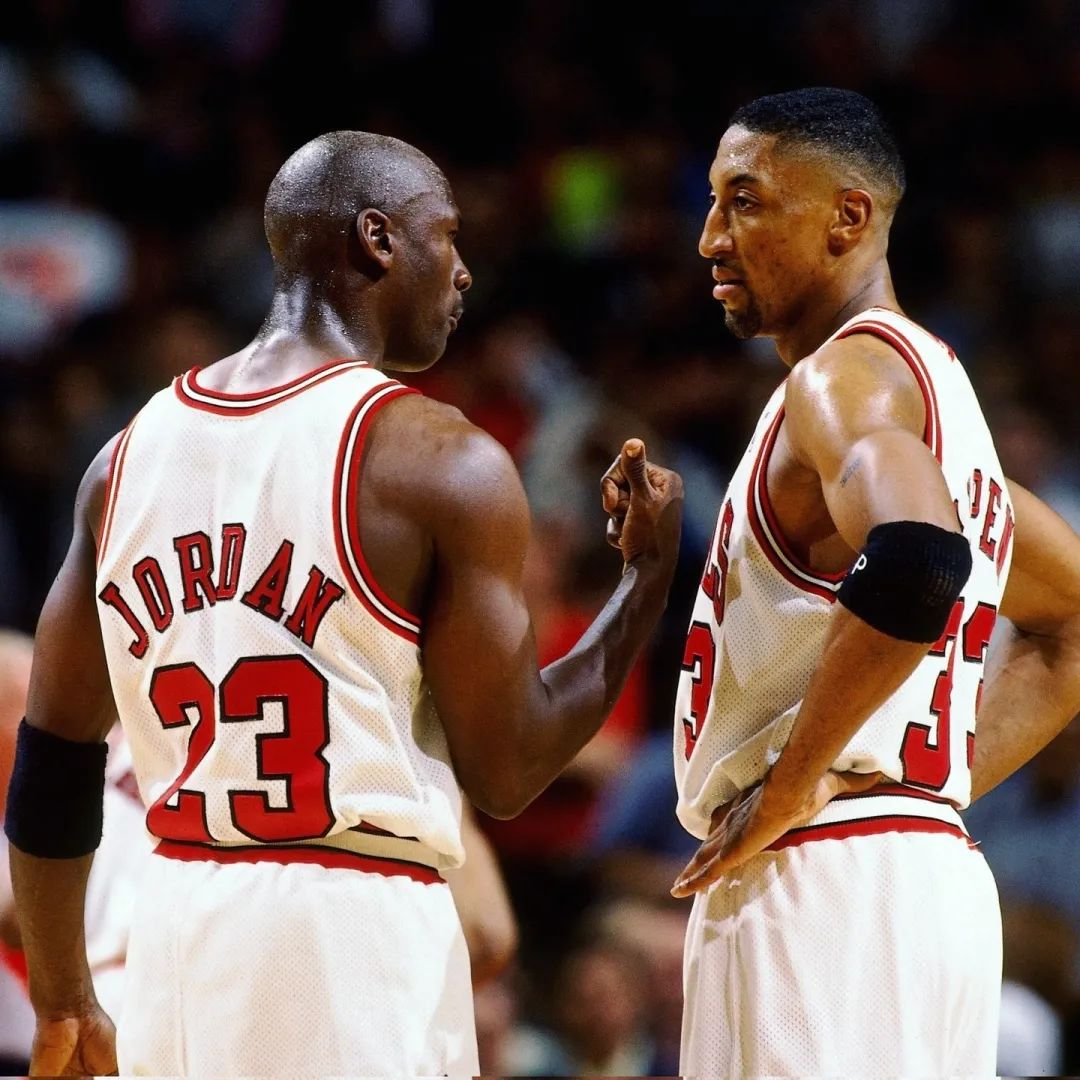  郑钦文次轮战阿扎伦卡看录像视频 