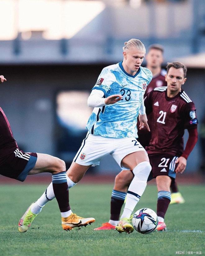 哈兰德回归赛场,战术调整首场状态亮眼,公牛观众沸腾!的简单介绍 哈兰德回归赛场,战术调整首场状态亮眼,公牛观众沸腾!的简单介绍